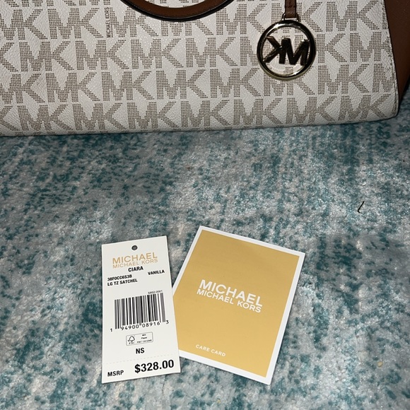 BRAND NEW NEVER USED STUNNING MICHEAL KORS CIARA VANILLA SATCHEL BAG - Picture 10 of 13